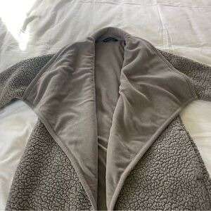 Abercrombie & Fitch light brown/tan Teddy Jacket! Perfect for layering.